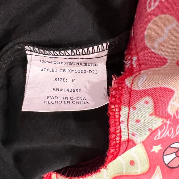 Divine Scrub- Women’s Medium -Christmas design -Short Sleeve -V-neck -Red Black - Picture 10 of 10